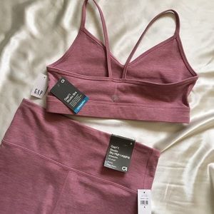 Exercise in style. Gap Studio Sports bra & leggings Small -gift idea